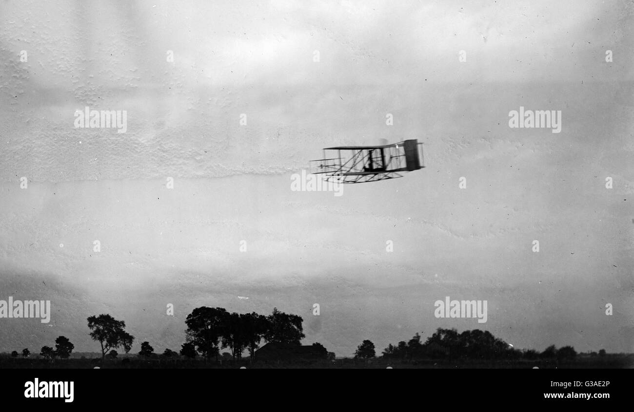 Seitenansicht von Flug 45, Orville fliegt nach links bei A Cons Stockfoto