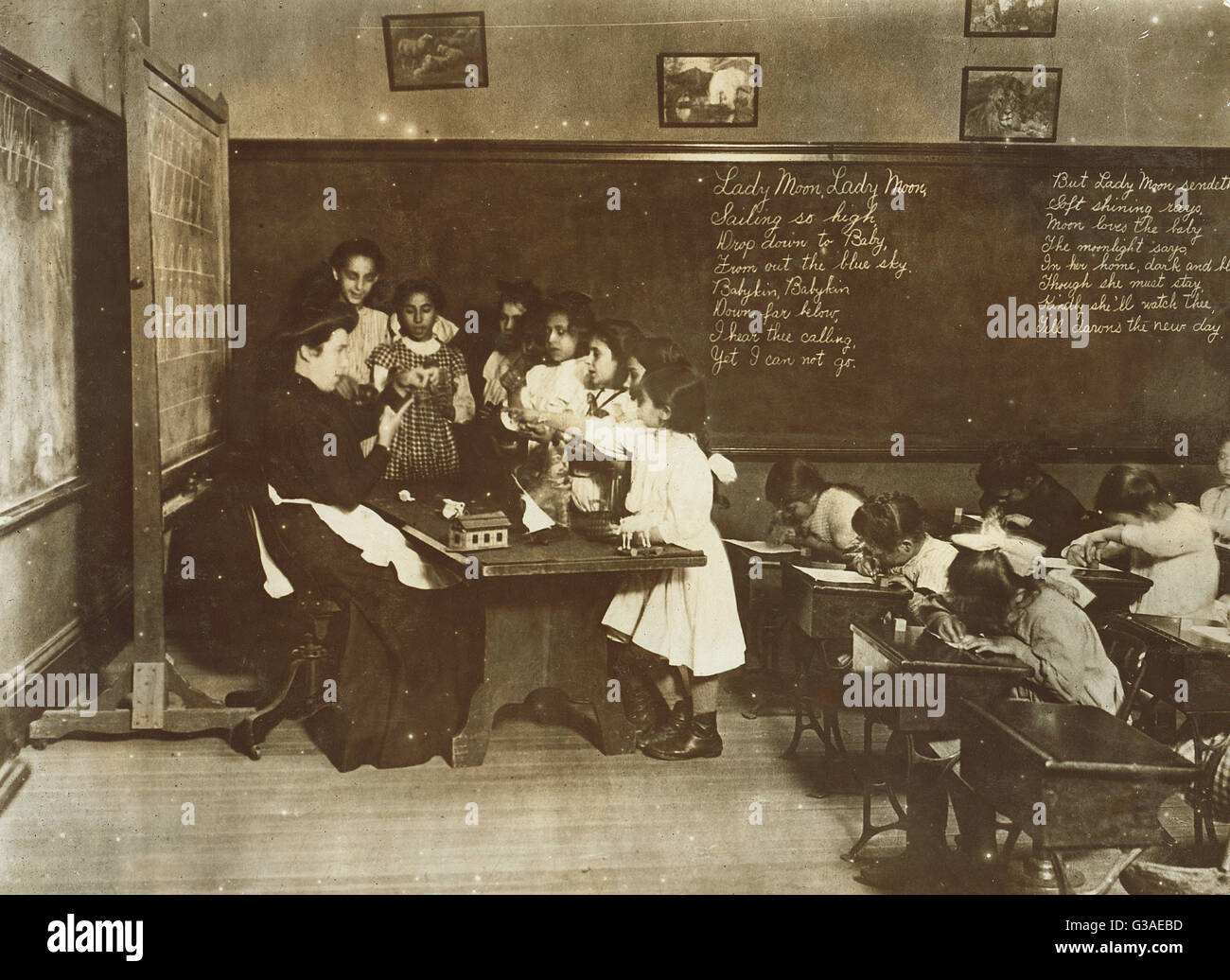 Dampfer Glas in Hancock School, Boston. Kinder von Einwanderern. Stockfoto