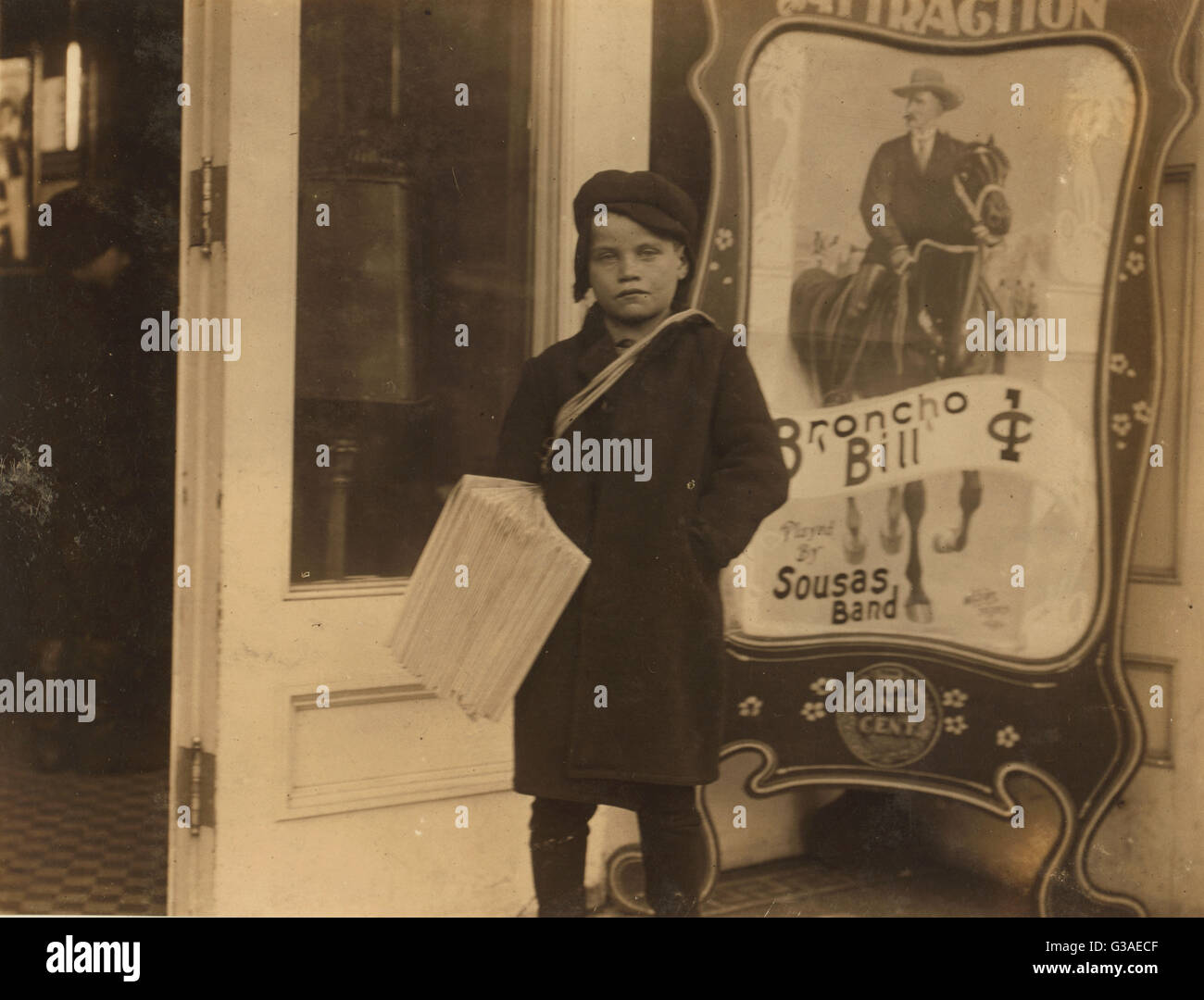 Newsie, zehn Jahre alt. Ich gehe in ein bewegendes Kino Stockfoto