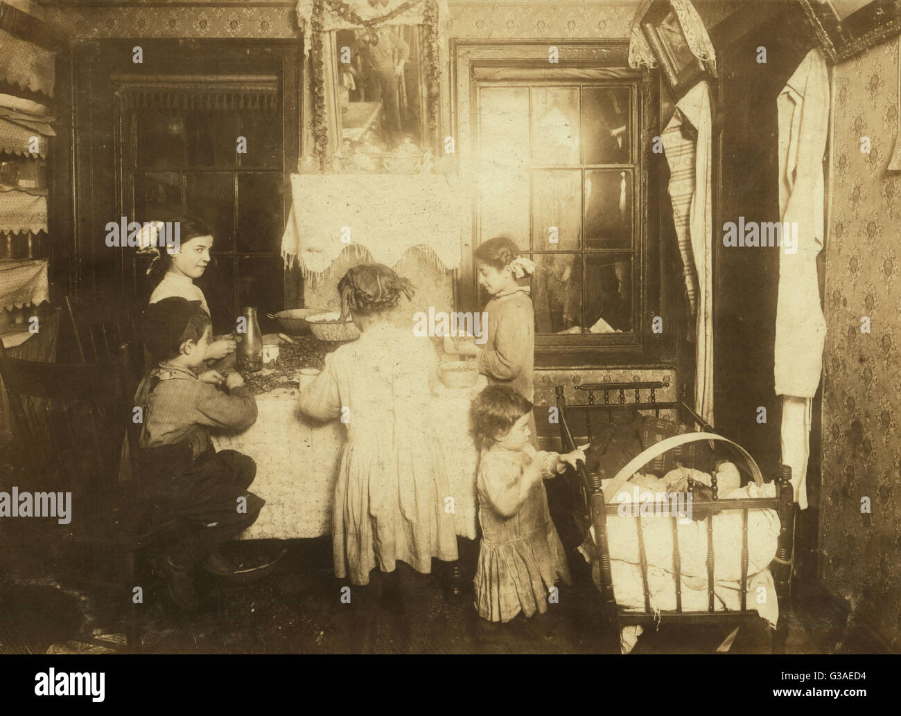 Eine Reflexion über das Elternelement. Reflexion im Spiegel Stockfoto