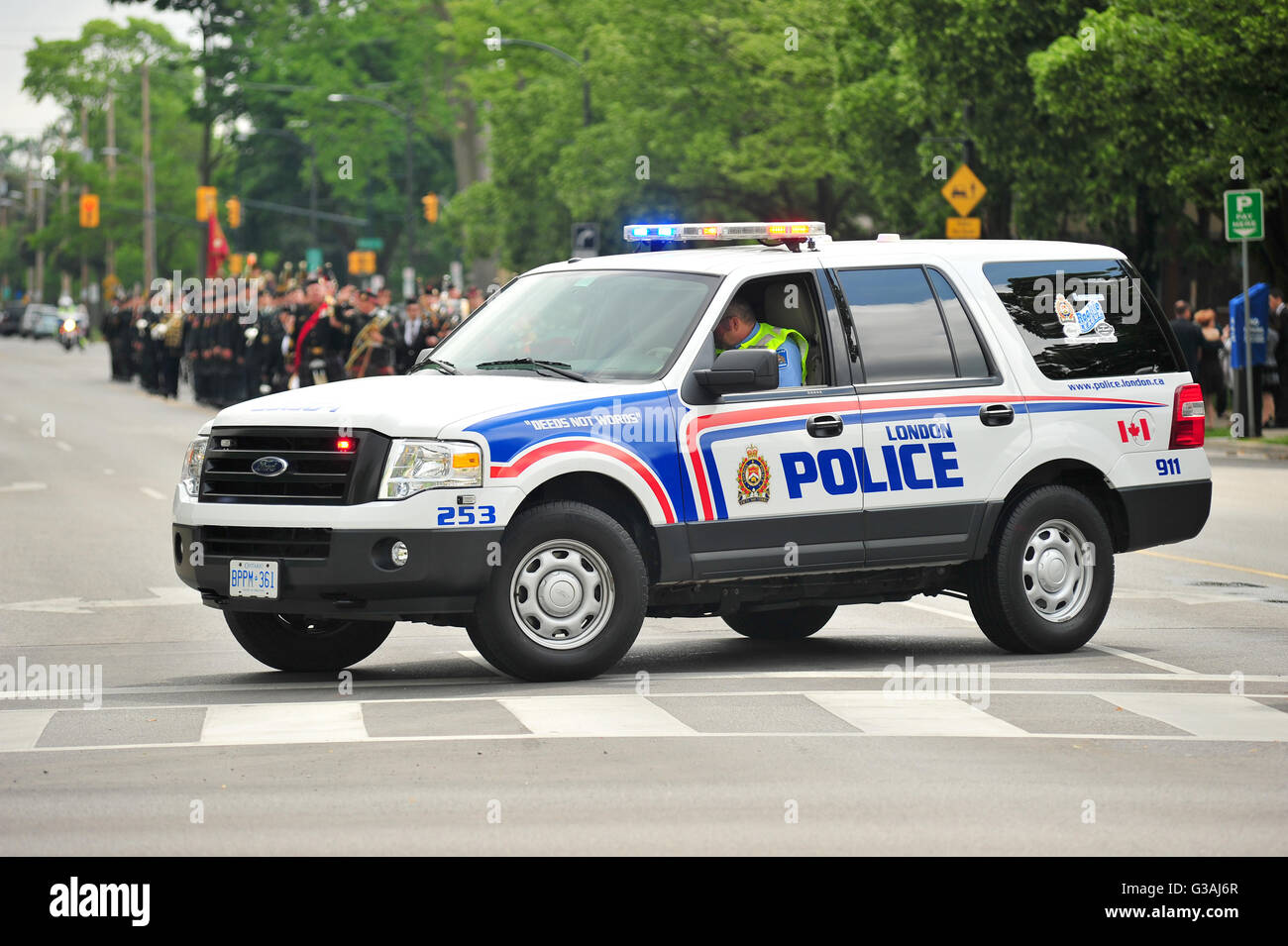 Eine kanadische Polizei Auto über eine Straße in London, Ontario. Stockfoto