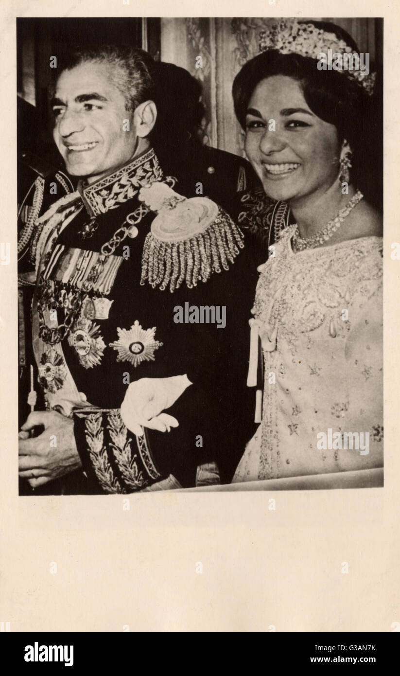 Schah von Iran (Persien) Mohammad Reza Pahlavi (1919-1980) heiratet seiner dritten Frau Farah Pahlavi (ehemals Farah Diba) (1938-) am 20. Dezember 1959.     Datum: 1959 Stockfoto