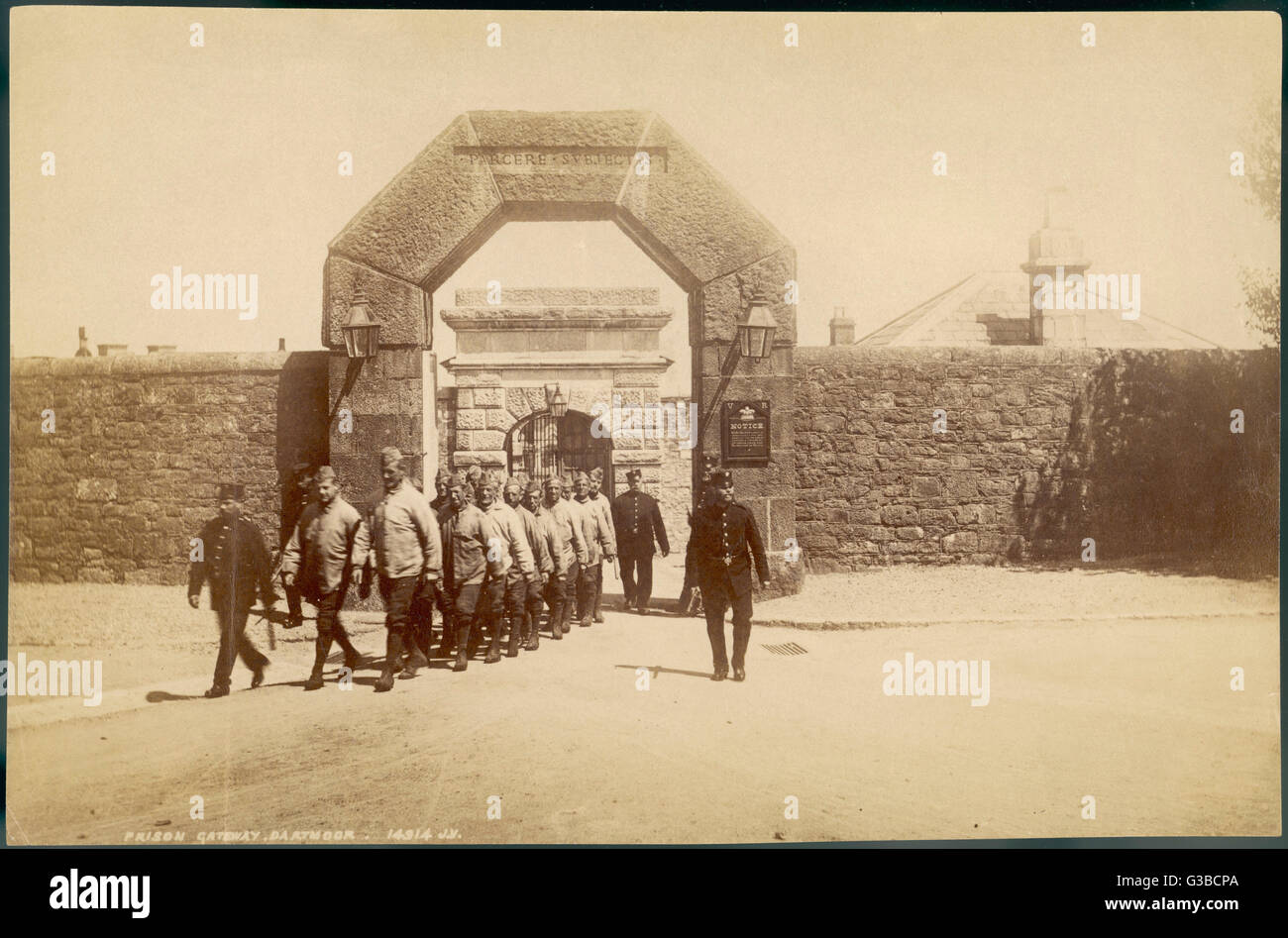 Gefangene von Dartmoor gehen auf die Mauren arbeiten. 1806-9, französische Gefangene während der napoleonischen Kriege Haus wurde Dartmoor in Princetown, Devon, erbaut.     Datum: 1907 Stockfoto