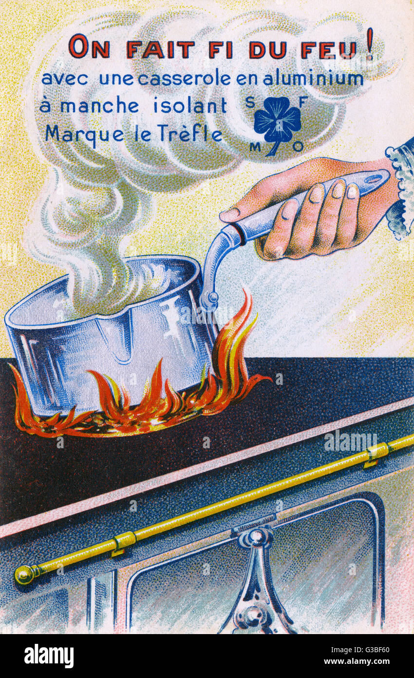 DIE PFANNE FÄNGT FEUER Stockfoto