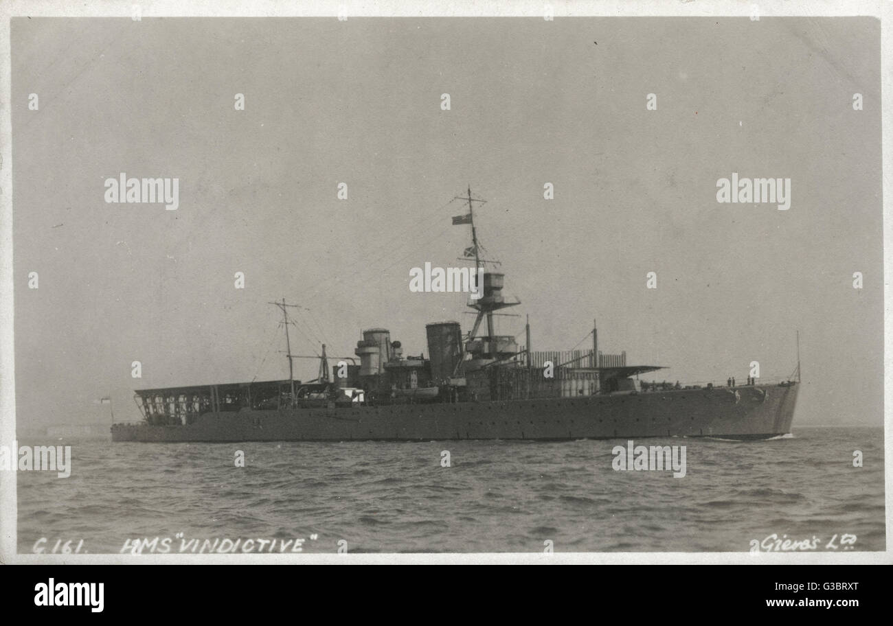 HMS Rachsucht, umgewandelt in einen Flugzeugträger Stockfoto