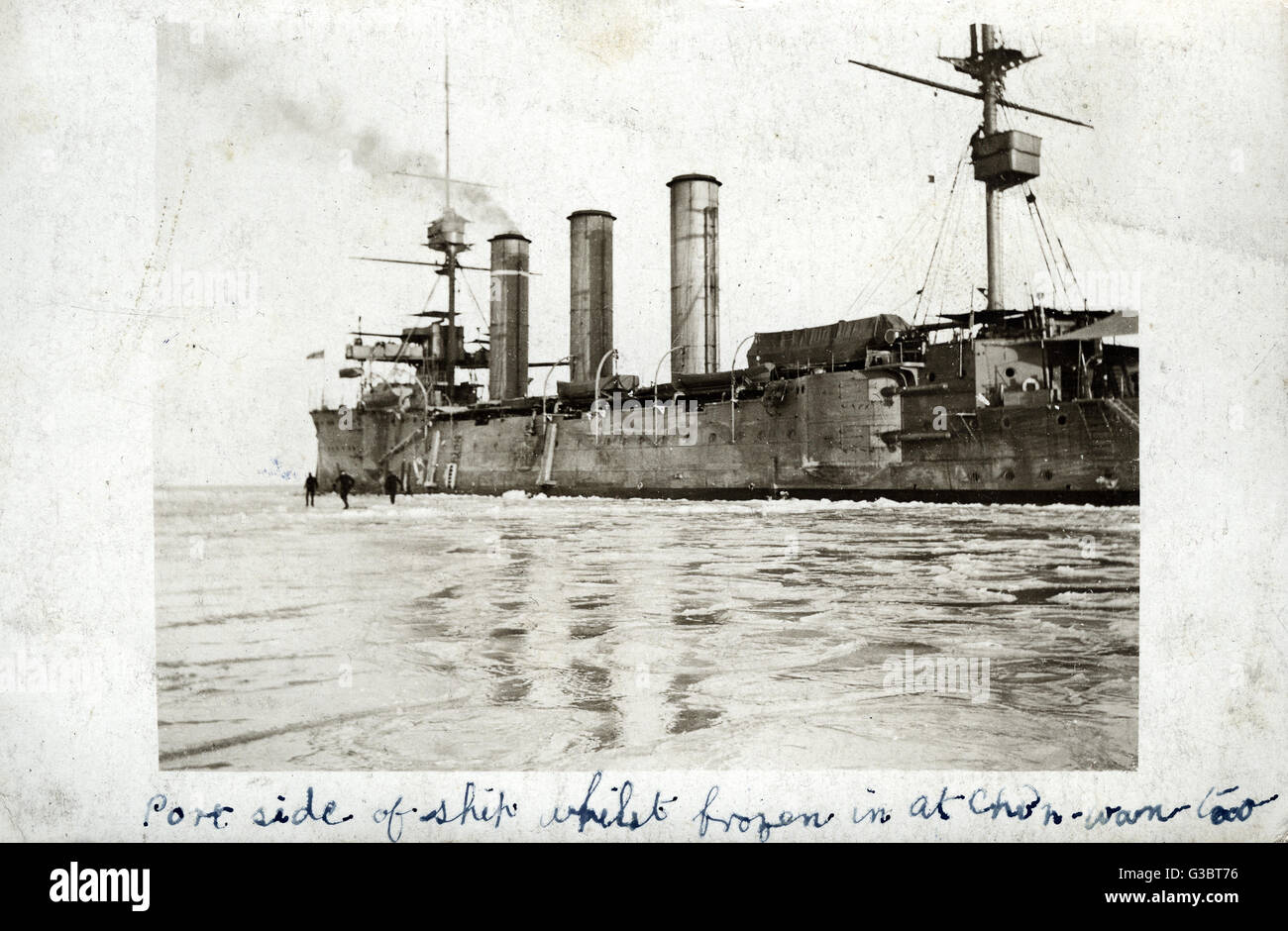HMS Suffolk, britische Monmouth Klasse gepanzerte Kreuzer, eingefroren im Eis am Kinn Wang Tao, China.      Datum: ca. 1908 Stockfoto