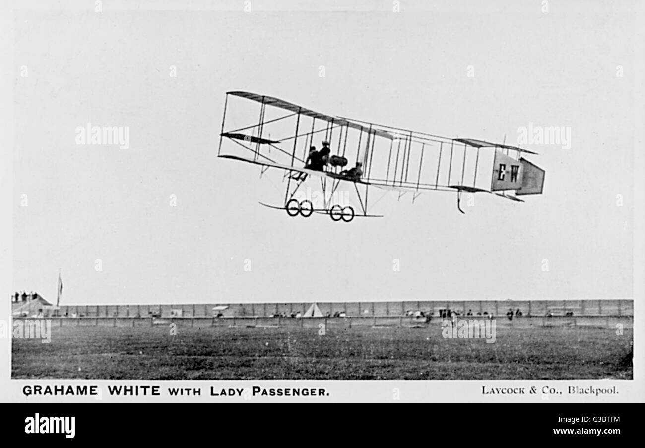 Claude Grahame-White in einem frühen Flugzeug Stockfoto