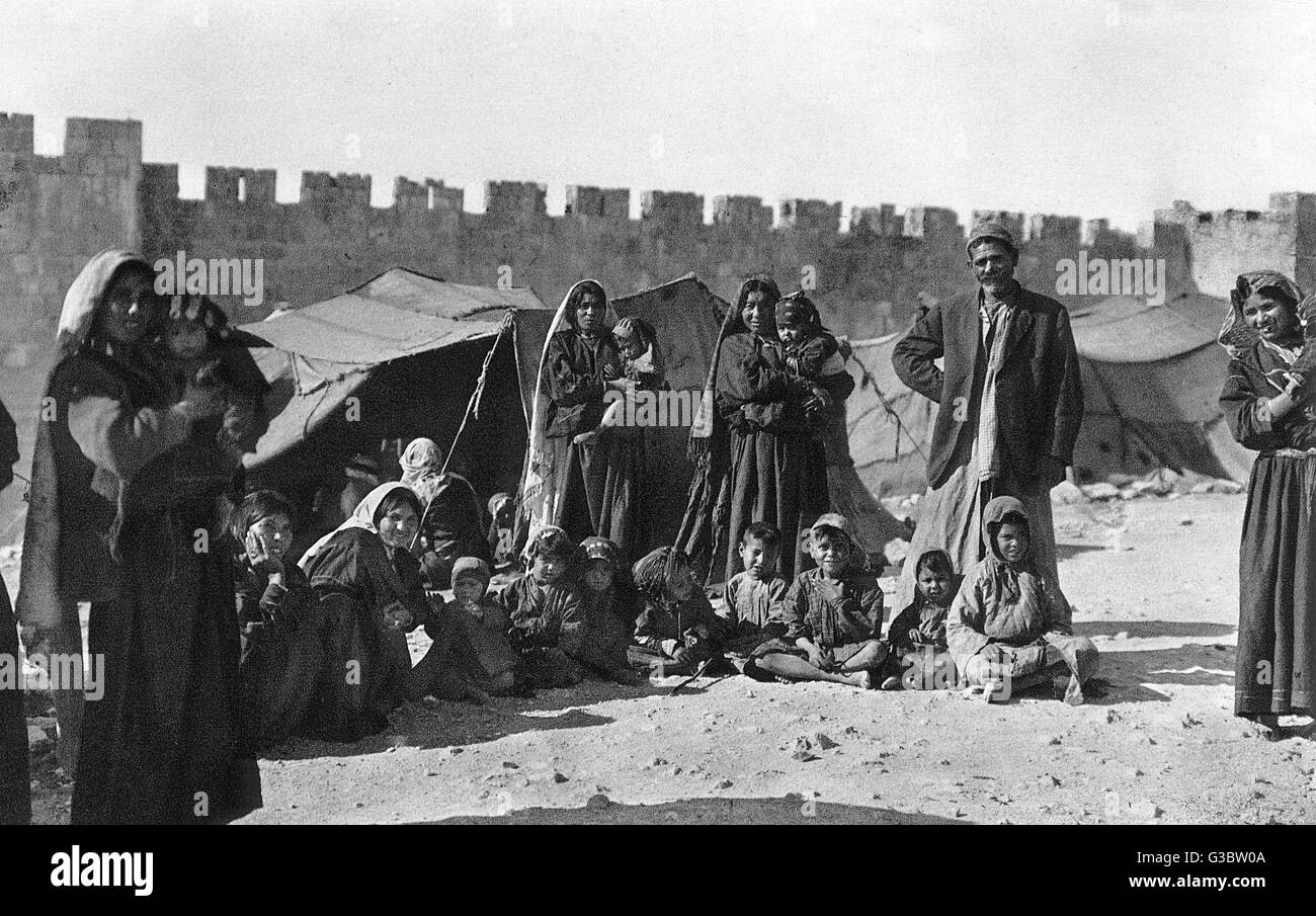 Eine Gruppe Beduinen im Lager, Jerusalem Stockfoto
