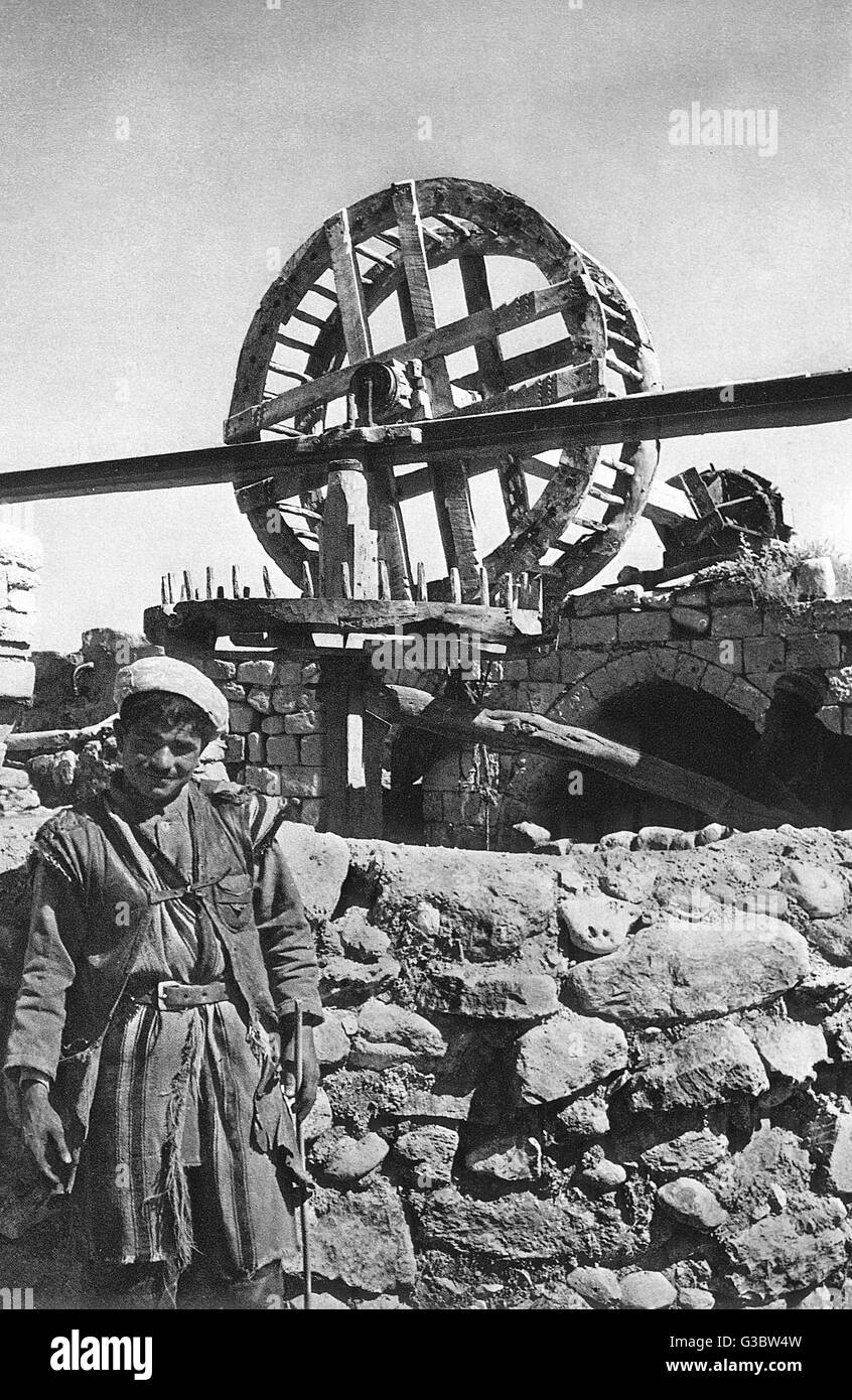 Mann vor einem Brunnen, Beersheba, Heiliges Land Stockfoto