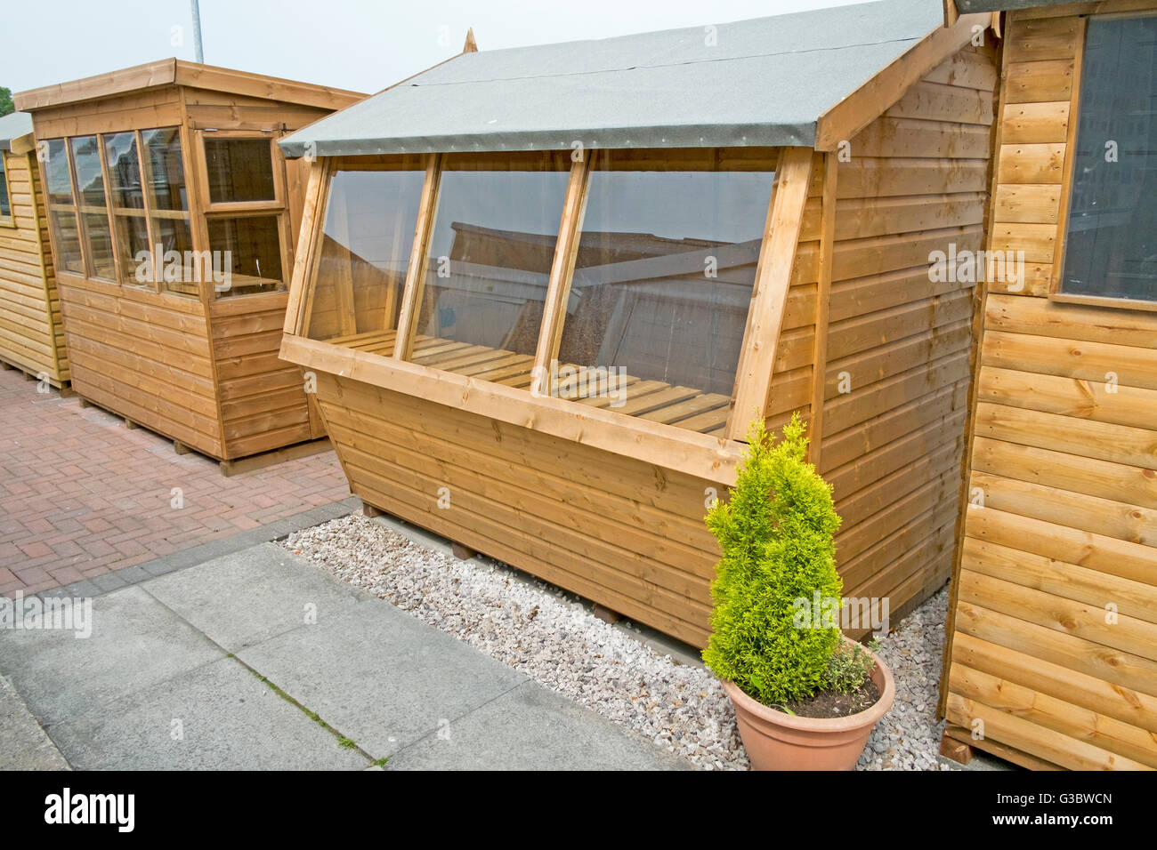 Tanalised Holz-Werkstatt, home-Office oder Sommerhäuser, Log Runde Konstruktion, gebaut von Redwood oder Kiefer, Lancashire, UK Stockfoto