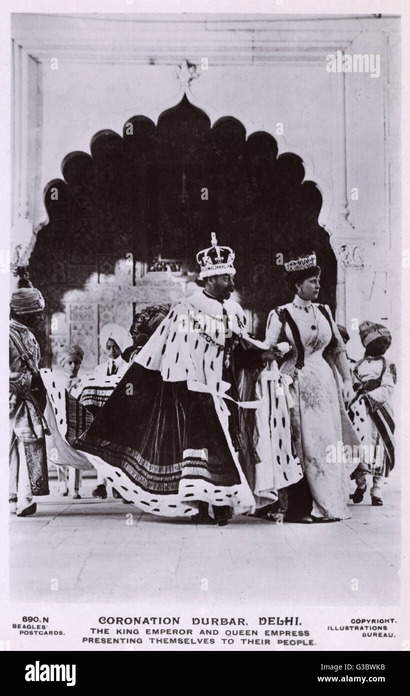 Die Krönung Durbar, Delhi 12. Dezember 1911. Der König Kaiser (George V) und Königin-Kaiserin (Maria) präsentieren sich zu ihrem Volk.     Datum: 1911 Stockfoto