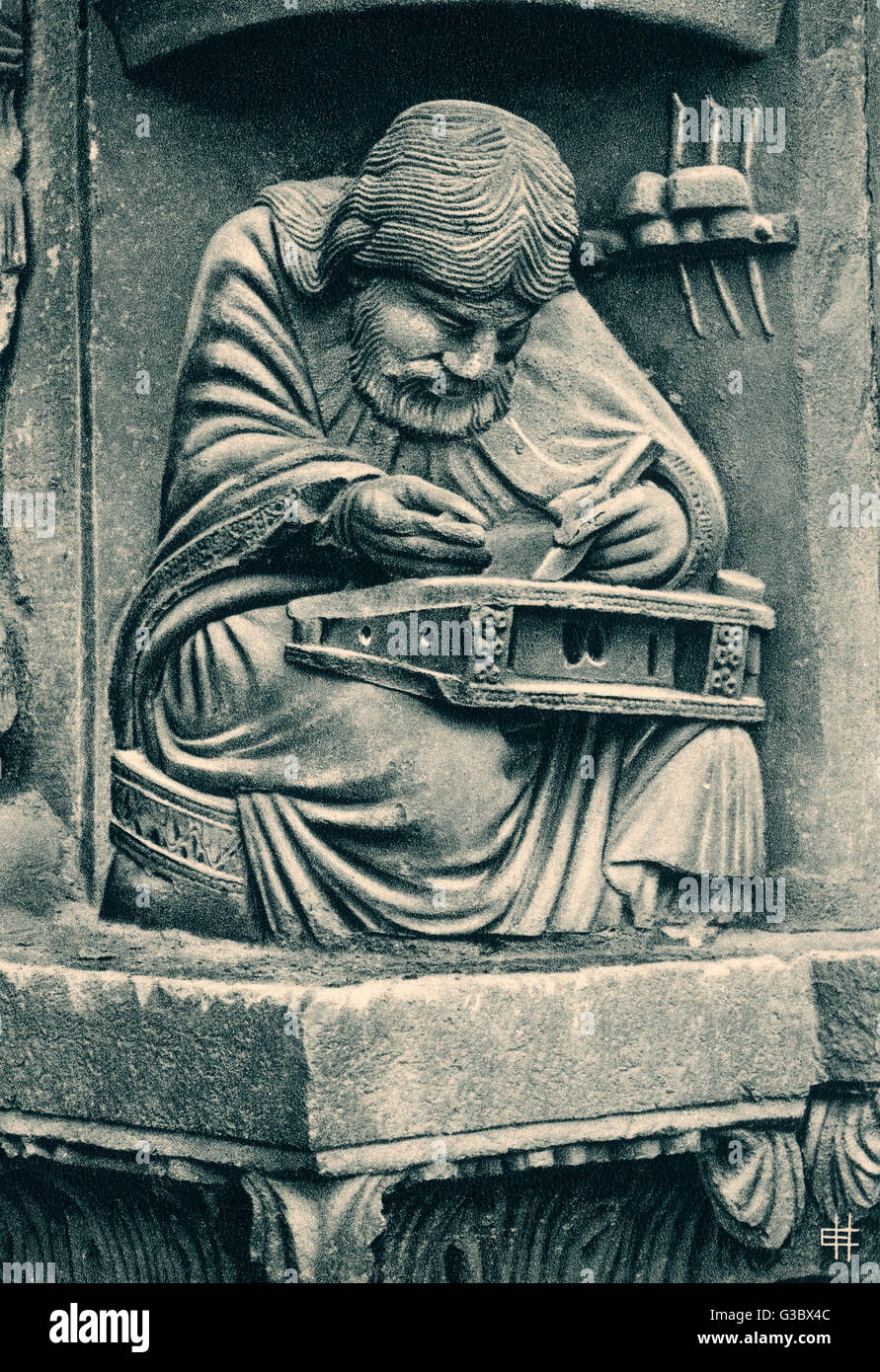 Skulptur des Pythagoras, griechischer Philosoph und Mathematiker, innerhalb der Tympanon an der richtigen Bucht der königliche Portal, Kathedrale von Chartres, Frankreich.      Datum: 12.-13. Jahrhundert Stockfoto