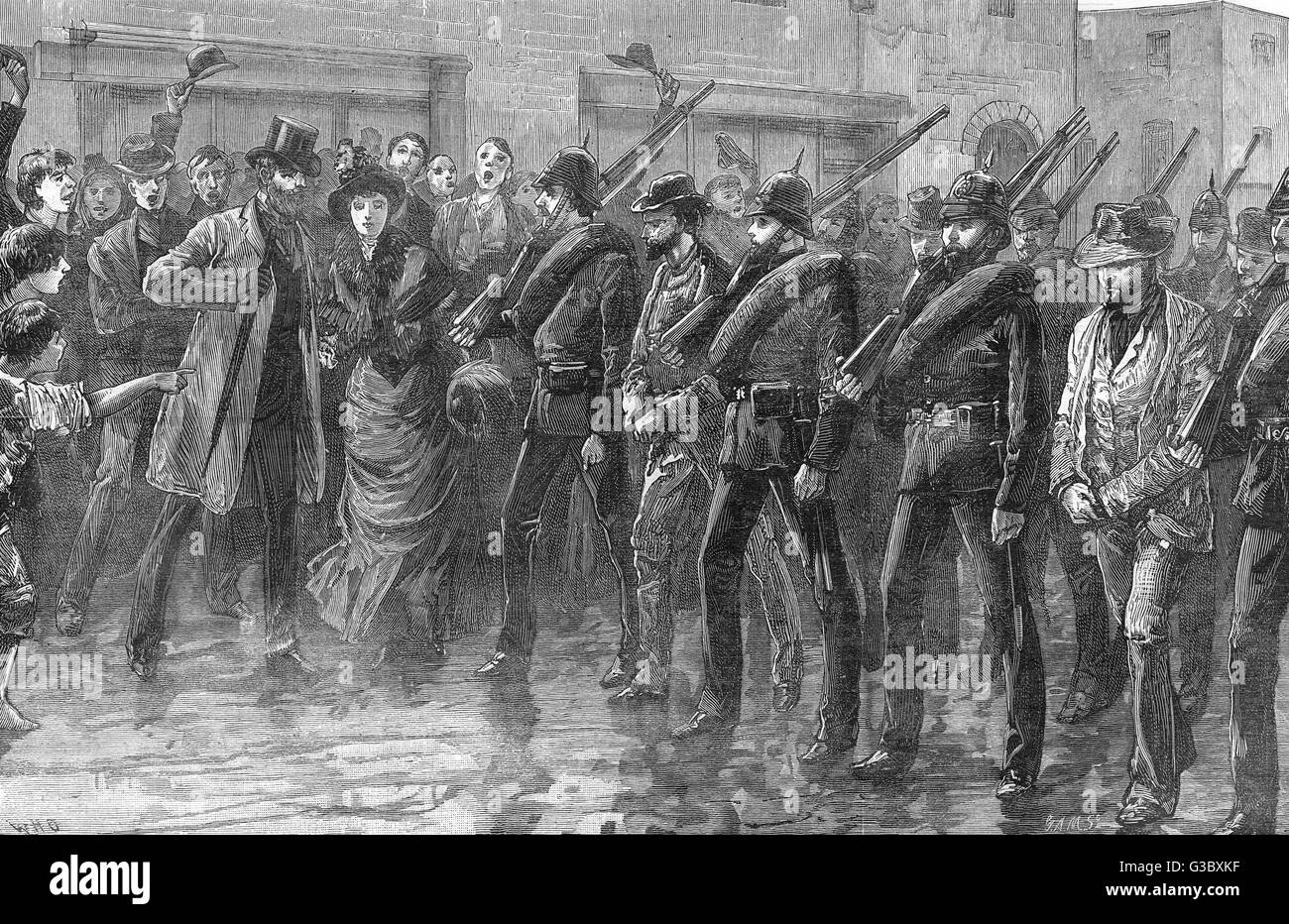 Schwarzarbeitern auf dem Weg nach Cork Jail mit Eskorte von der Royal Irish Constabulary, 1887.     Datum: 1887 Stockfoto