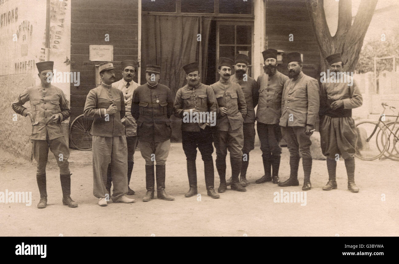 Gruppenfoto, türkische Soldaten auf der Straße, WW1 Stockfoto