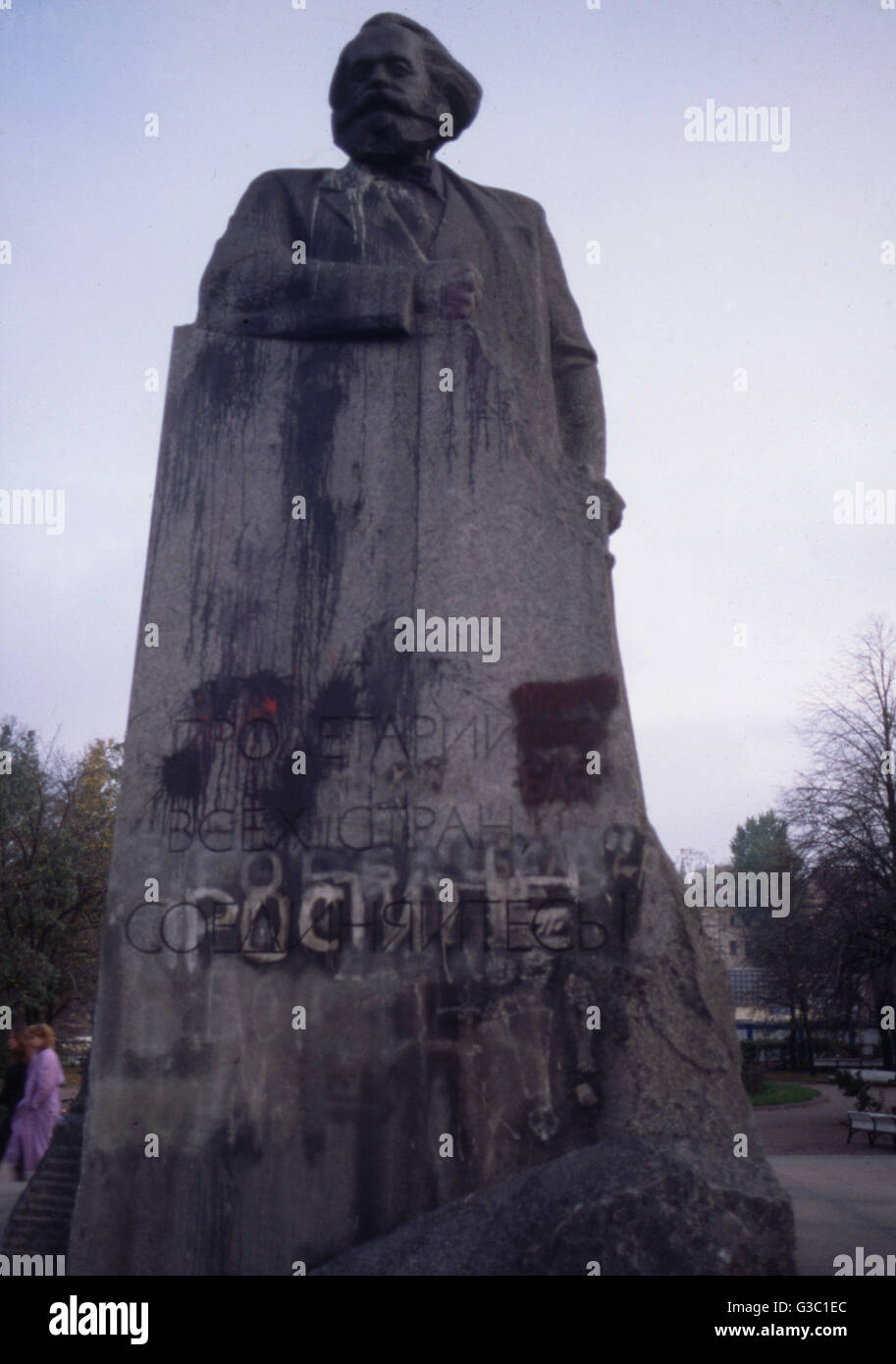 Karl marx monument Fotos und Bildmaterial in hoher Auflösung Alamy