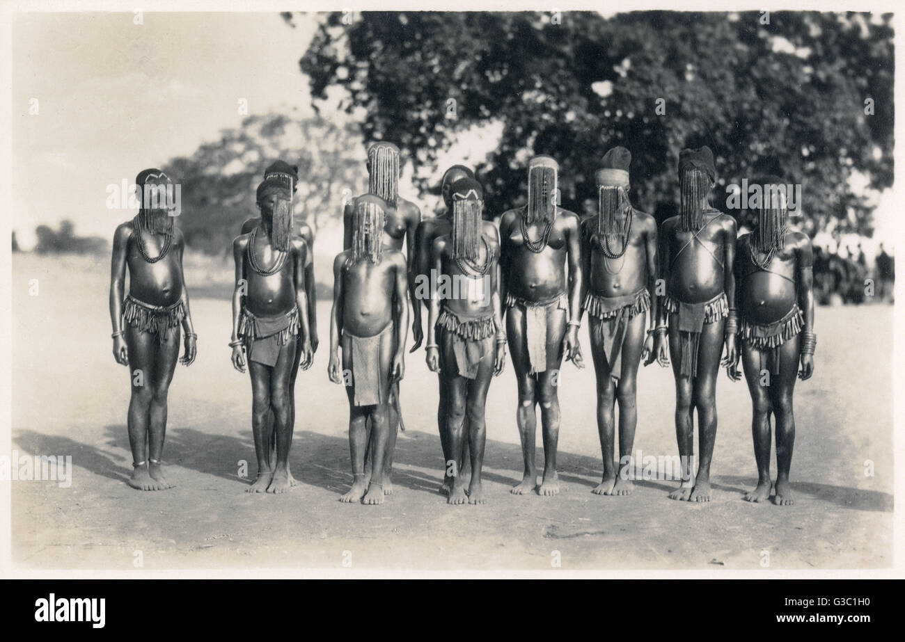 Teilnehmer der Beschneidungszeremonie in Afrika Stockfoto