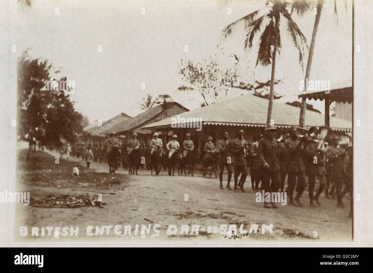 Britische Kräfte in Dar-es-Salaam, ehemals Deutsch-Ostafrika, nach der Kapitulation von 4. September 1916.       Datum: 1916 Stockfoto