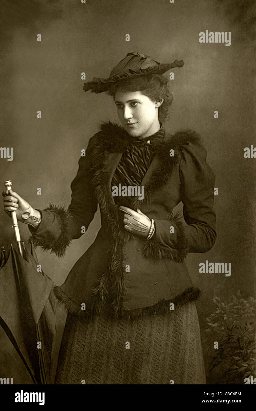 Lily Hanbury (18741908), englische Schauspielerin. Ihr umfangreiches