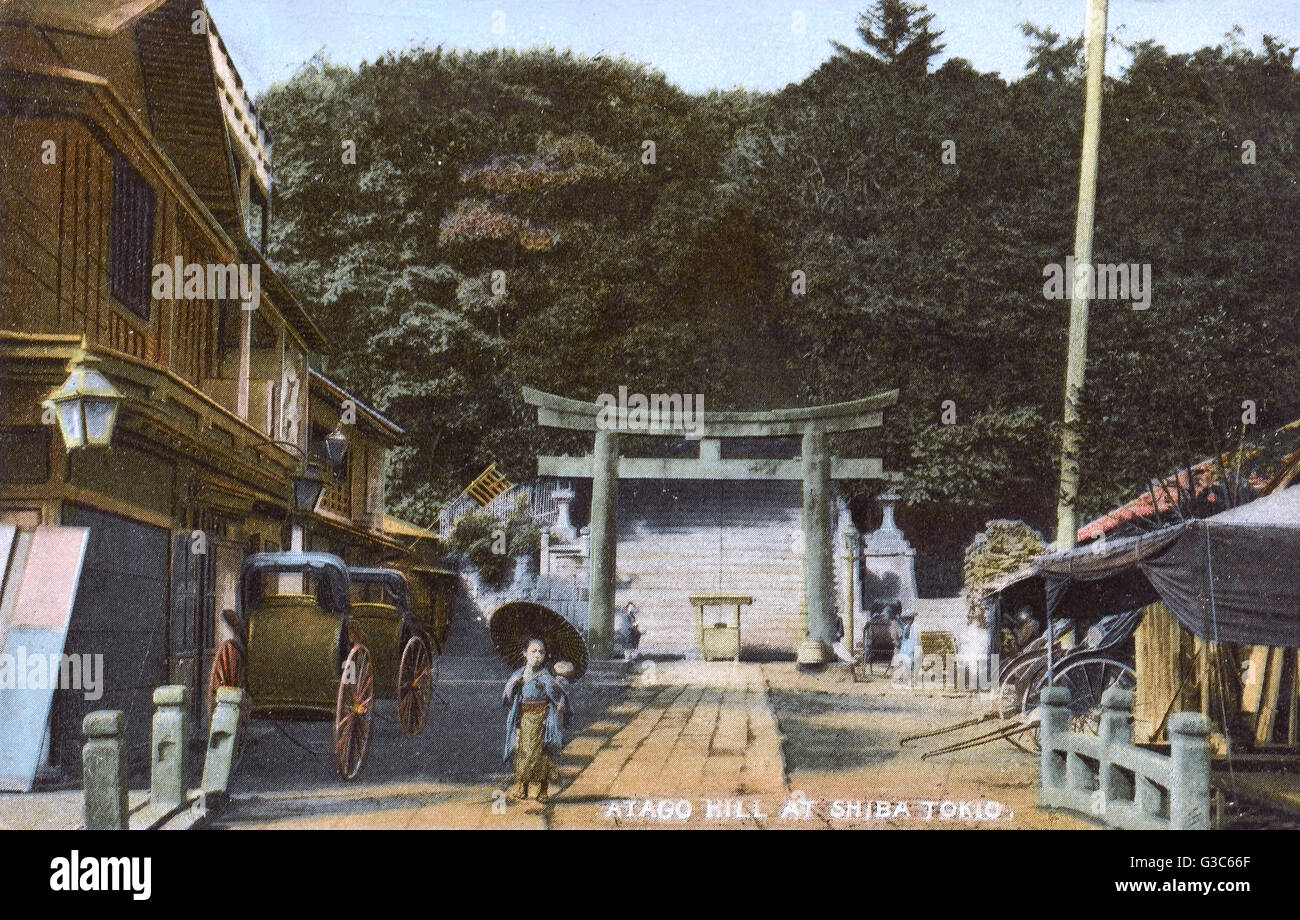 Torii (Shinto-Tor) am Atago Hill in Shiba, Tokio, Japan Stockfoto