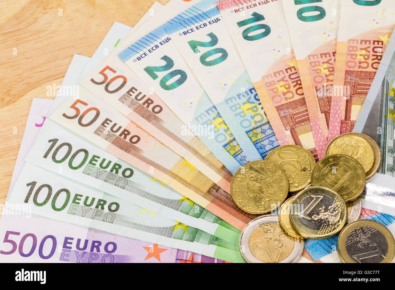 Europäische Euro-Währung, Münzen und Banknoten Stockfoto