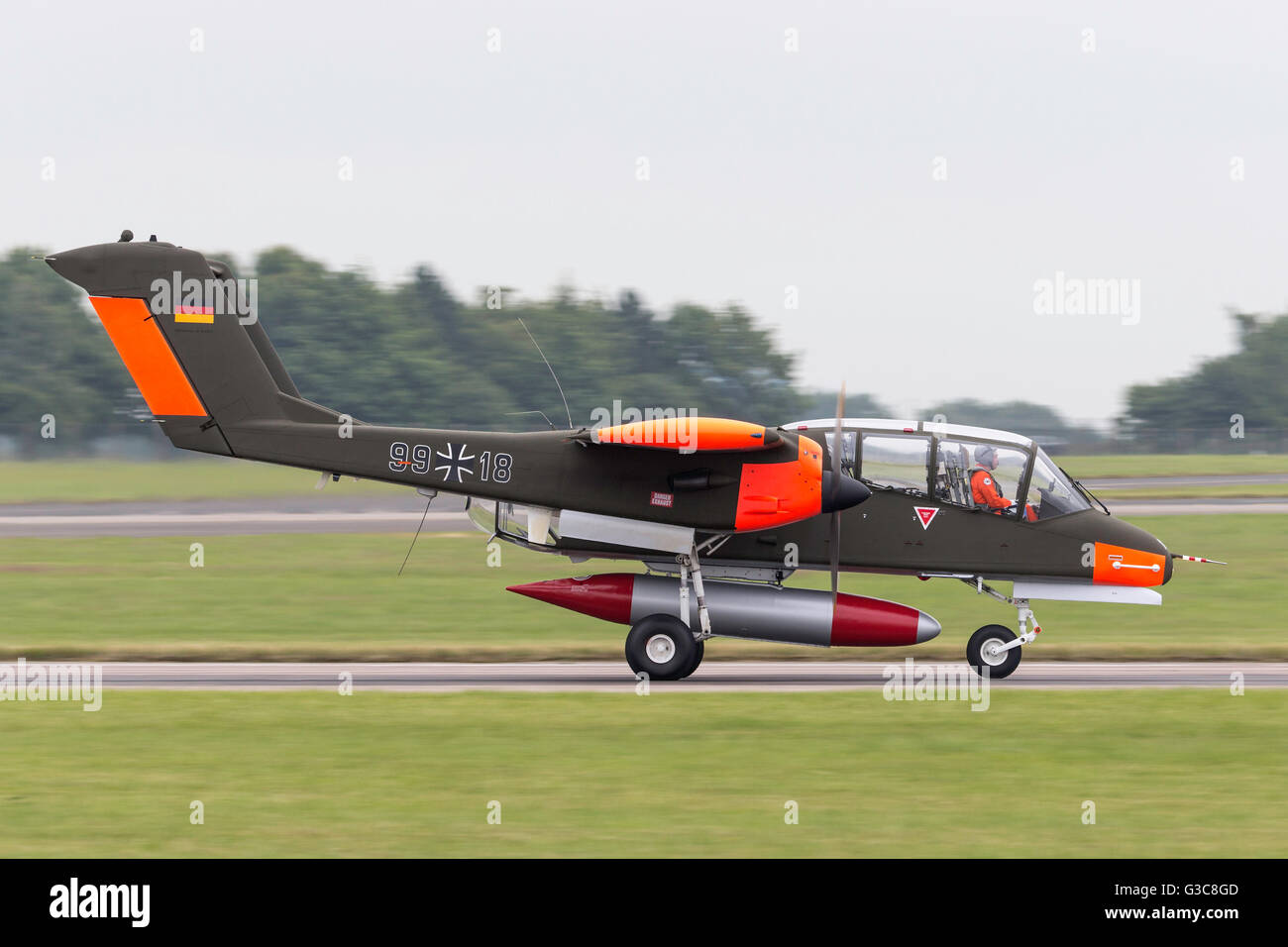 North American Aviation - Rockwell OV-10 Bronco G-ONAA Flugzeuge im deutschen militärischen Abzeichen Stockfoto