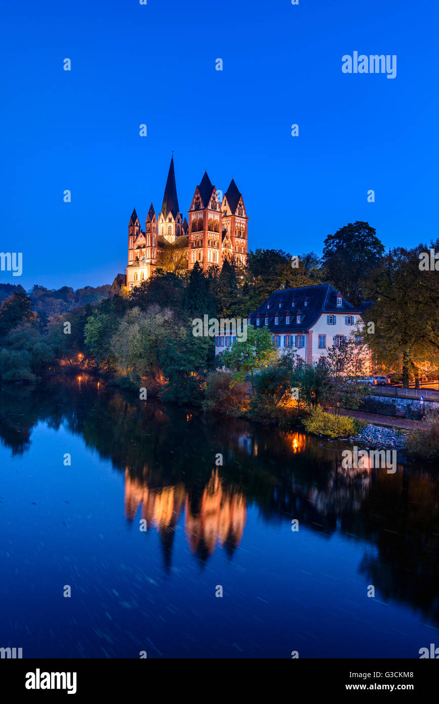 Deutschland, Hessen, Taunus, Lahn, Limburger Becken, Limburg ein der Lahn, Lahn mit Kathedrale St. Georg, Blick vom alten Lahn-Brücke Stockfoto