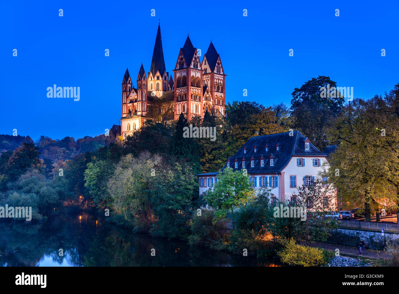 Deutschland, Hessen, Taunus, Lahn, Limburger Becken, Limburg ein der Lahn, Lahn mit Kathedrale St. Georg, Blick vom alten Lahn-Brücke Stockfoto