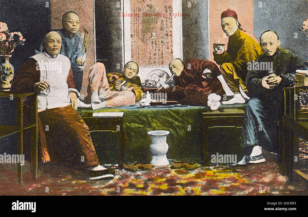 China - eine chinesische Opiumhöhle und Raucher Datum: ca. 1910er Jahre Stockfoto