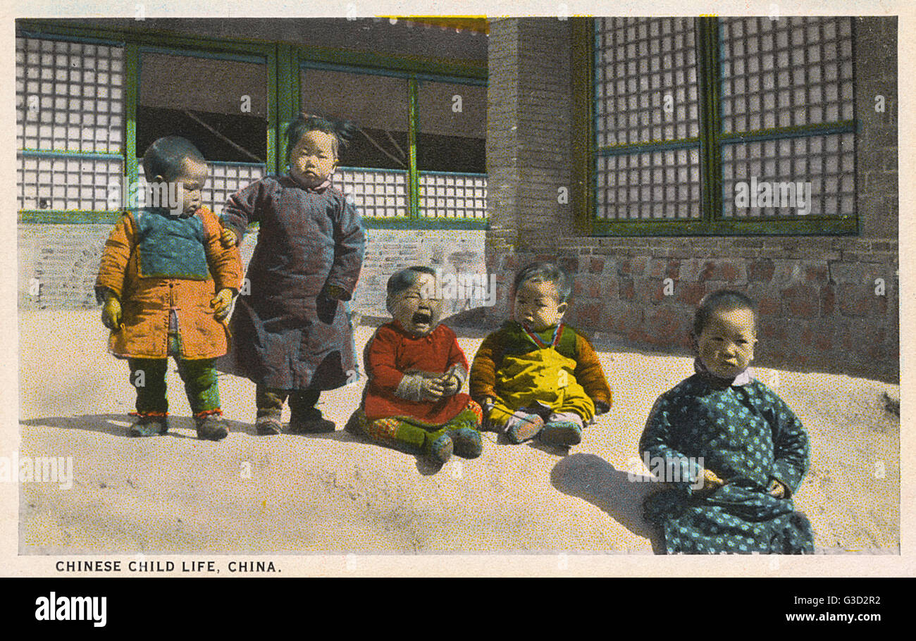 Chinesische Kleinkinder - einer von ihnen ist ziemlich verärgert Stockfoto