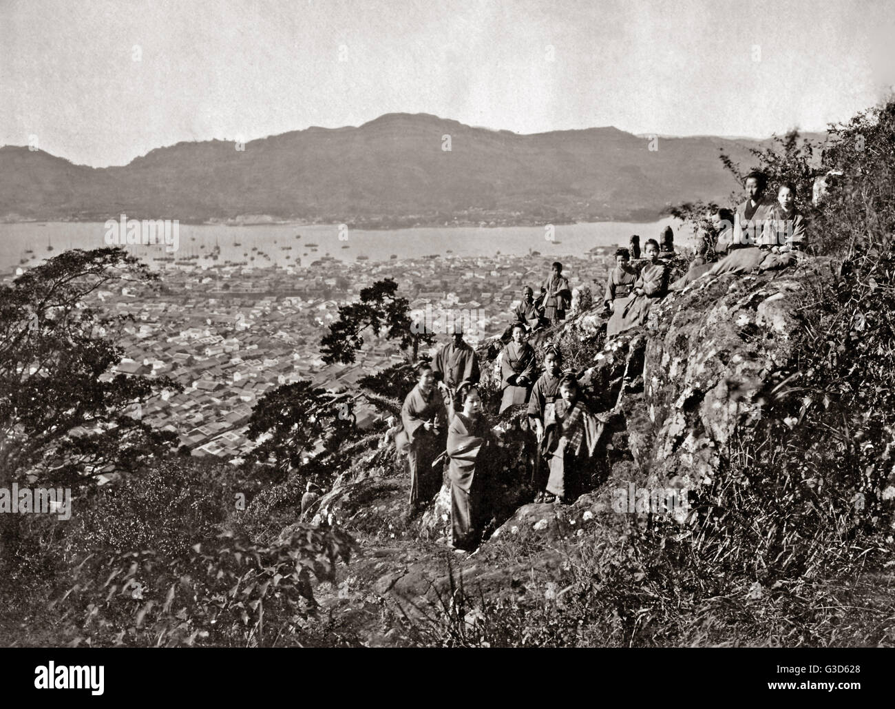Gruppe in den Hügeln über Nagasaki, Japan, um 1880er Uhr Stockfoto