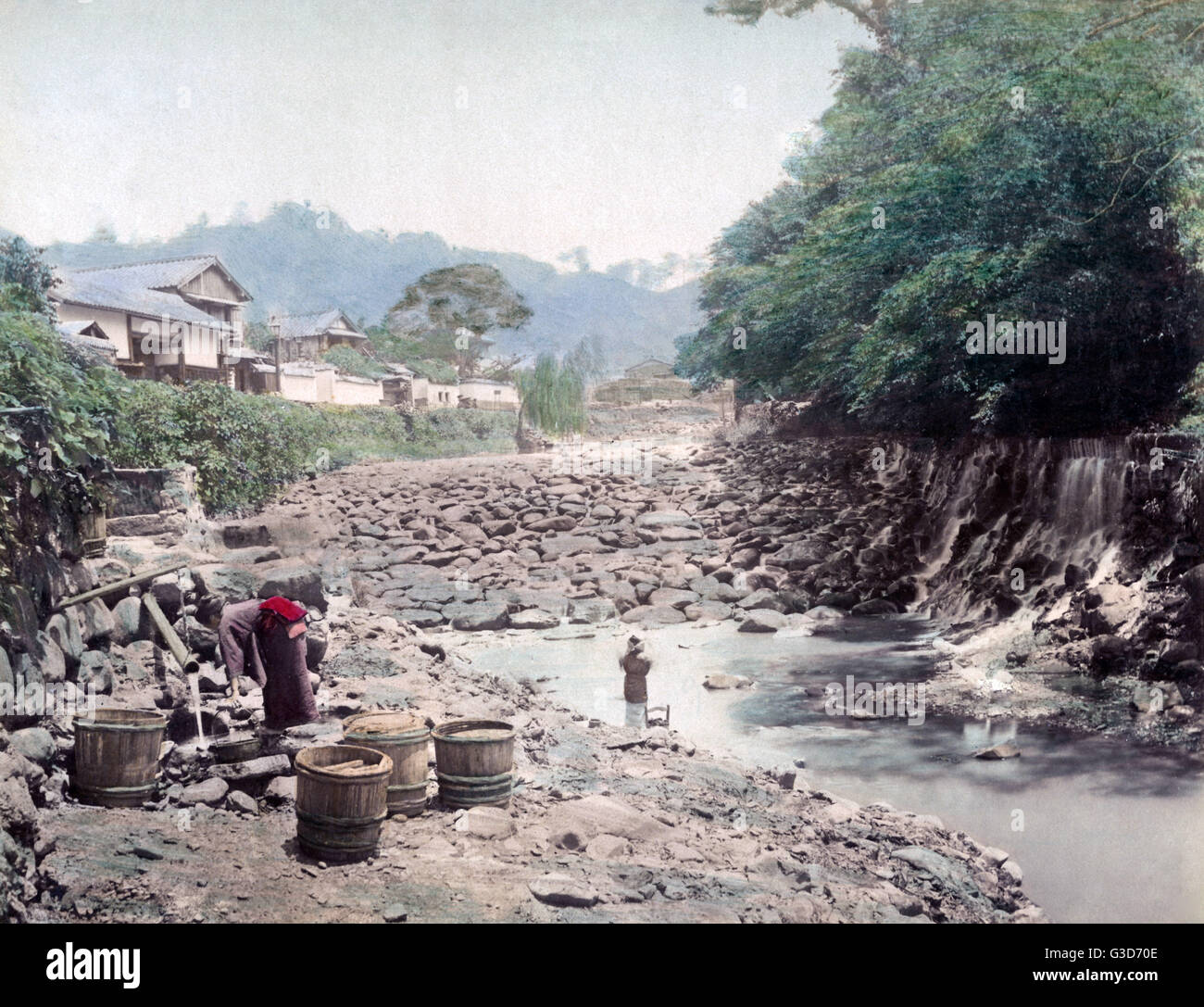 Nakajima, Nikko, Japan, ca. 1880er – Wäsche waschen in einem Stockfoto