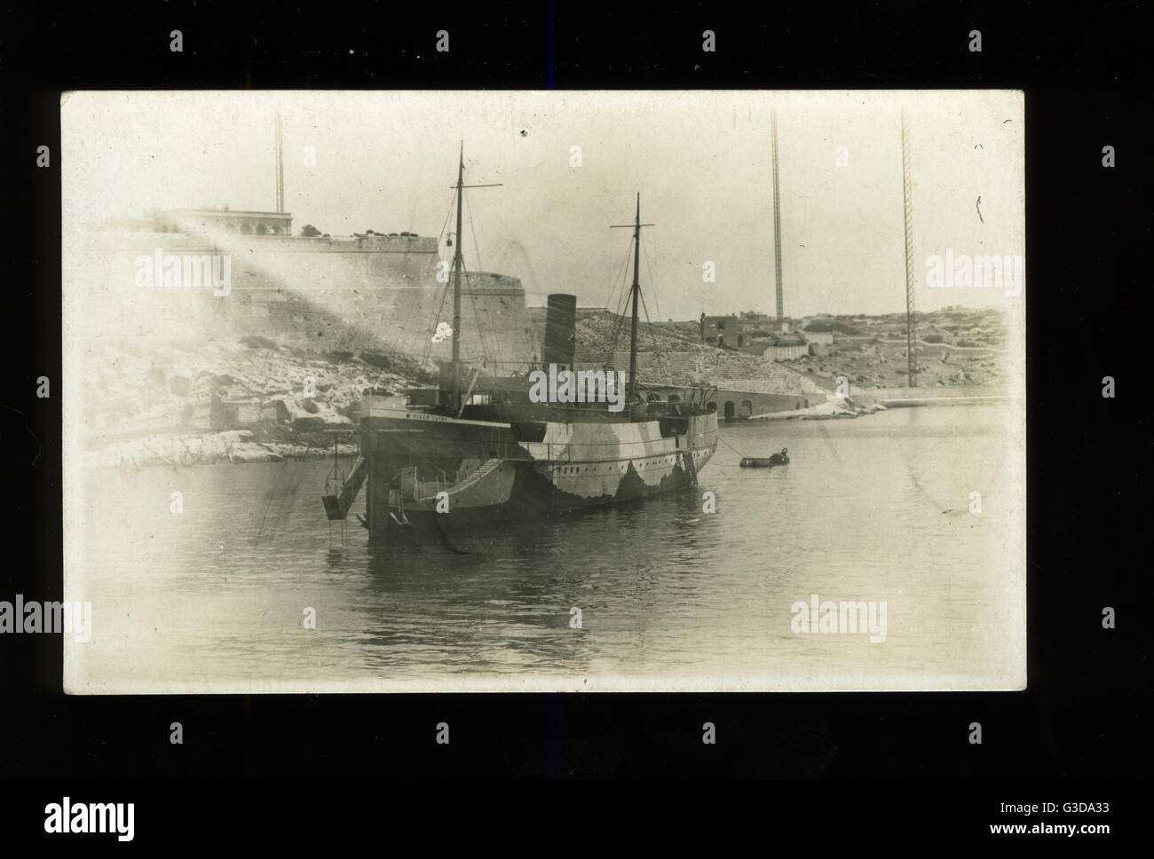 Das Schiff repräsentierte den SS River Clyde in „Tell England“. Stockfoto