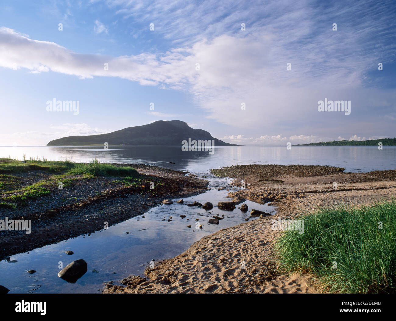 Am frühen Morgen Blick in Lamlash Bucht von E von Arran, Holy Island, christlichen Wallfahrtsort seit 1993 im Besitz von tibetischen Buddhisten. Stockfoto