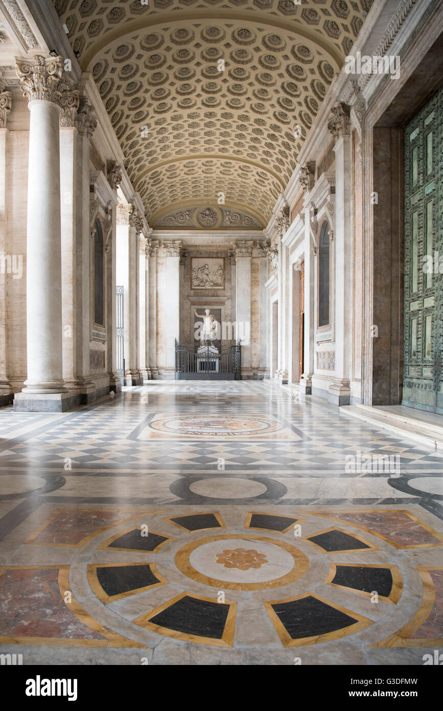 Konstantin Basilika Stockfotos und bilder Kaufen Alamy