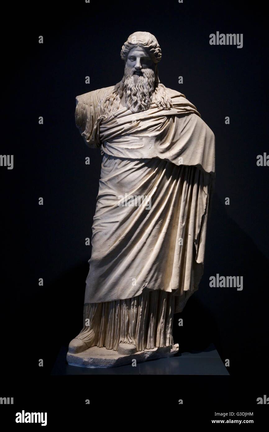 Statue von Reifen bärtigen Dionysos, Sardanapal Typ Palazzo Massimo Alle  Terme, National Museum in Rom, Italien Stockfotografie - Alamy