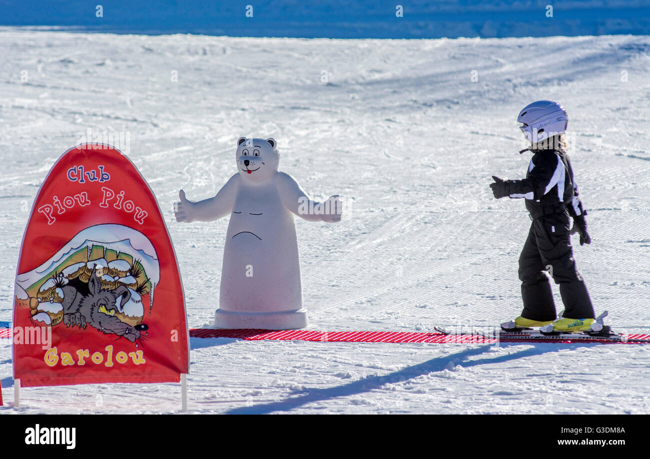 Skischule für Kinder, club Piou Piou, le Mont-Dore, Puy de Dome, Auvergne, Frankreich Stockfoto