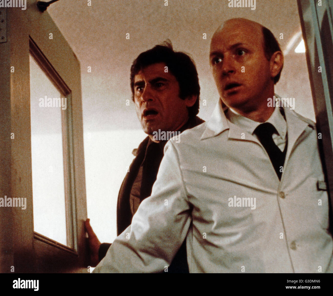 Tot und begraben, aka: Tot & Begraben, USA 1981, Regie: Gary Sherman, Monia: James Farentino ("Links"), Joseph G. Medalis Stockfoto