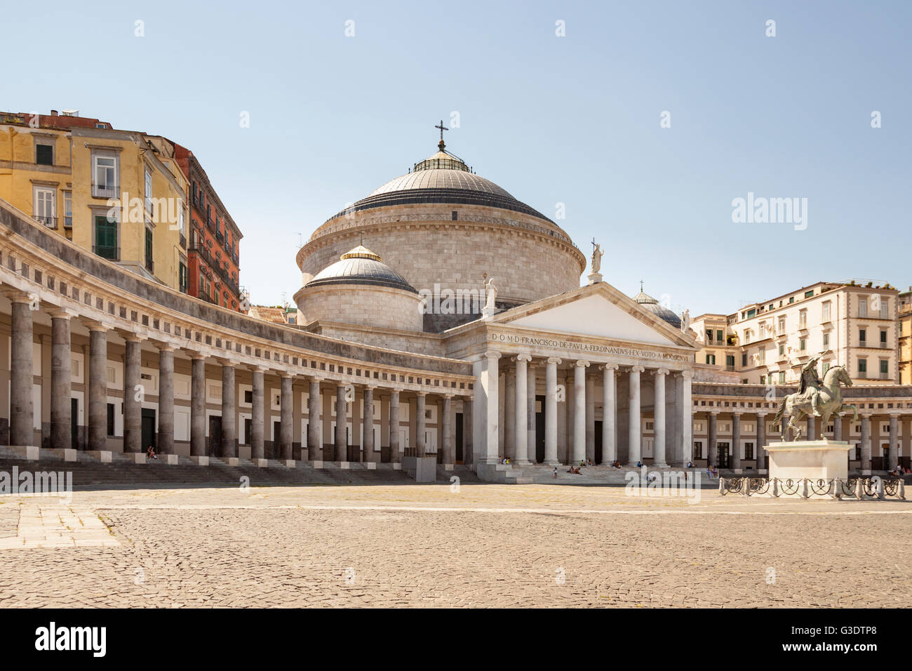 Piazza Del Plebiscito und San Francesco Di Paola Kirche, Neapel, Kampanien, Italien Stockfoto