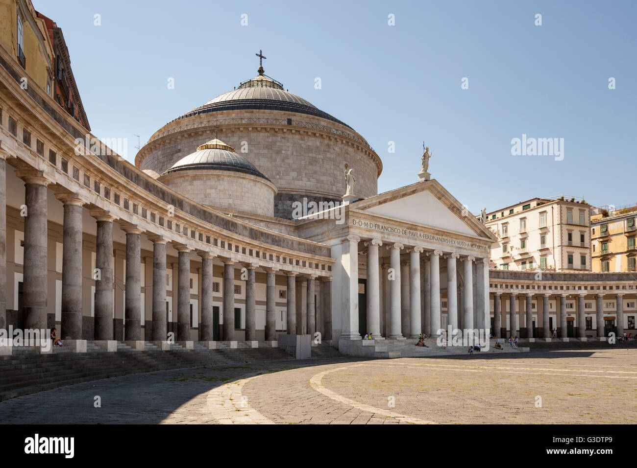 Piazza Del Plebiscito und San Francesco Di Paola Kirche, Neapel, Kampanien, Italien Stockfoto