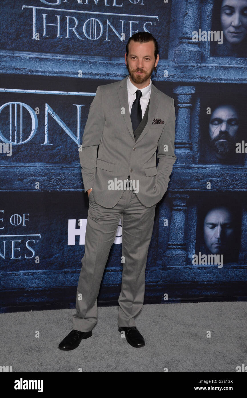 LOS ANGELES, CA. 10. April 2016: Schauspieler Gethin Anthony bei der Premiere der 6. Staffel von Game of Thrones am TCL Chinese Theatre in Hollywood. Stockfoto
