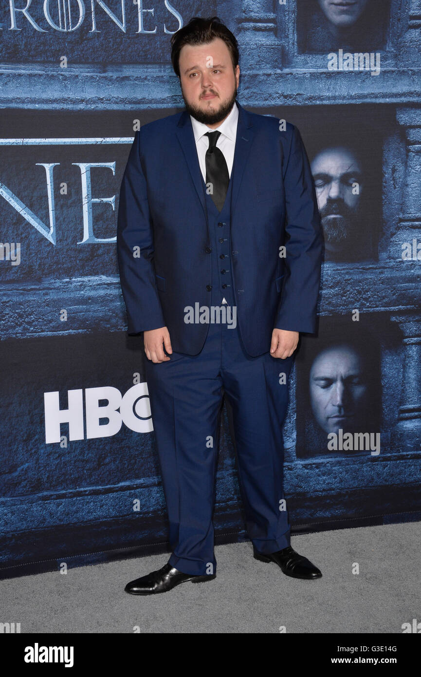 LOS ANGELES, CA. 10. April 2016: Schauspieler John Bradley bei der Premiere der 6. Staffel von Game of Thrones am TCL Chinese Theatre in Hollywood. Stockfoto