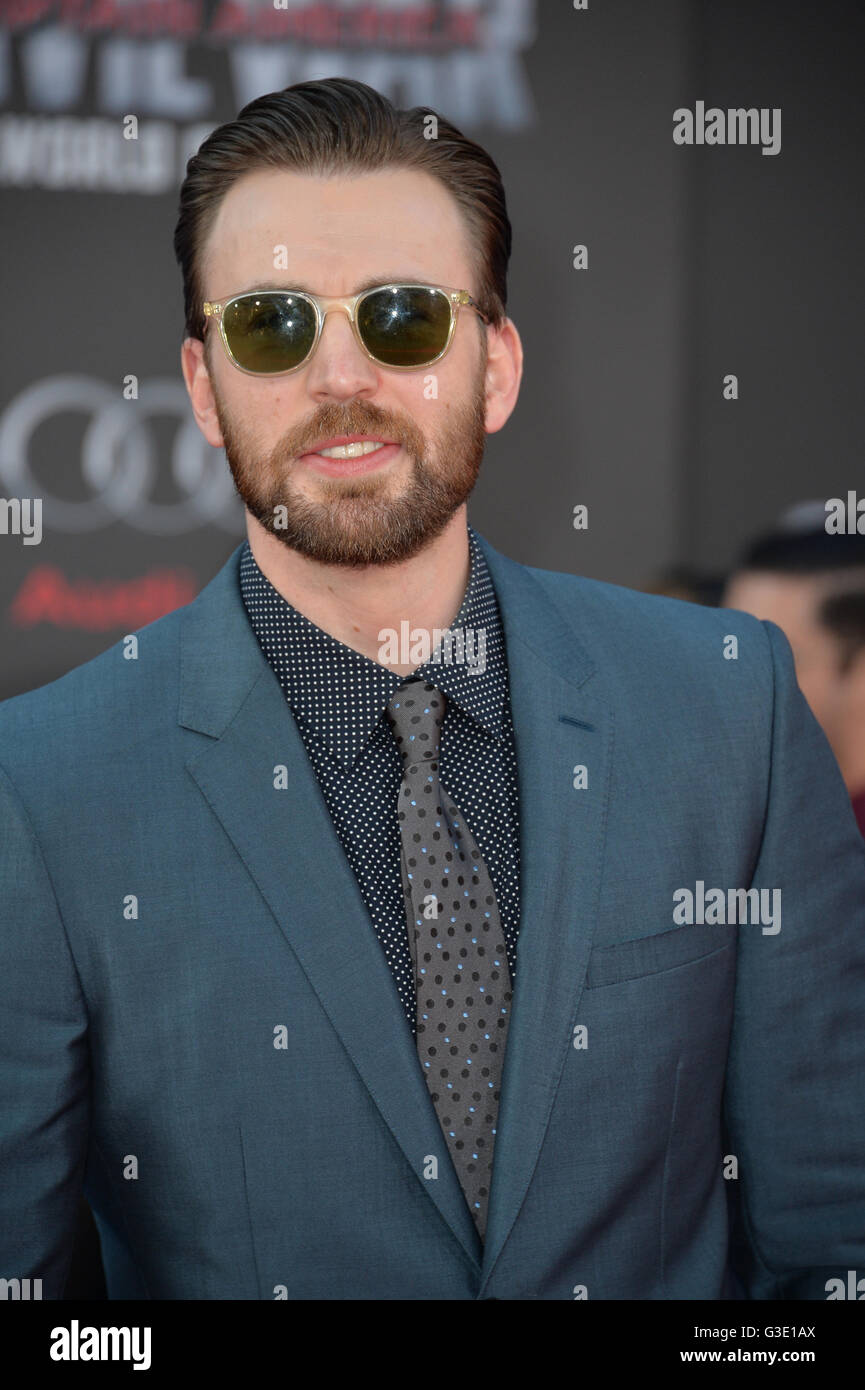 LOS ANGELES, CA. 12. April 2016: Schauspieler Chris Evans bei der Weltpremiere von "Captain America: Bürgerkrieg" im Dolby Theater, Hollywood. Stockfoto