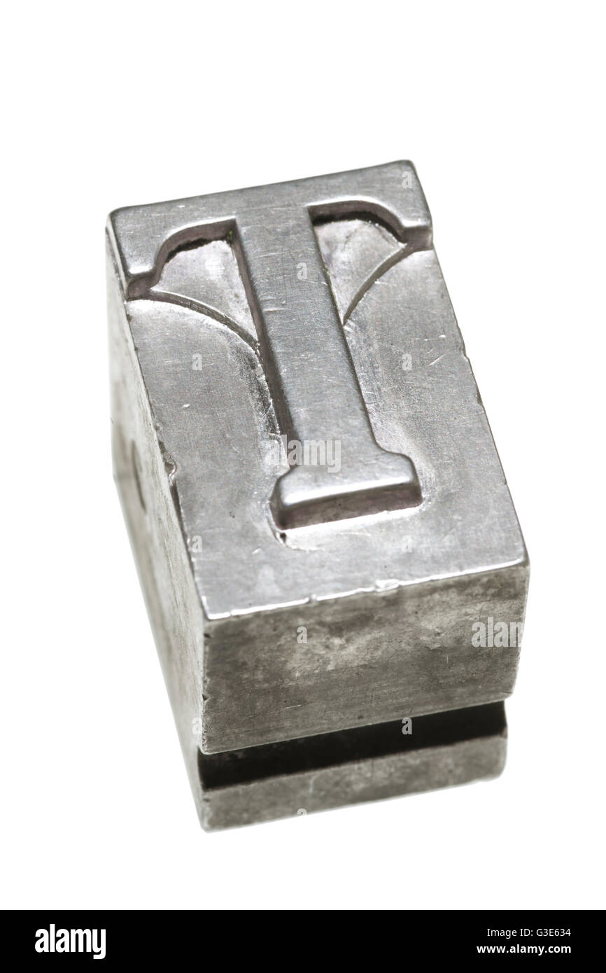 Buchstabe T metallischen Buchdruck Typ Block isoliert auf weiss Stockfoto