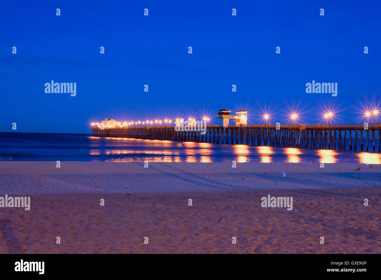 Der Oceanside Pier fotografiert bei Sonnenaufgang. Oceanside, CA, USA. Stockfoto