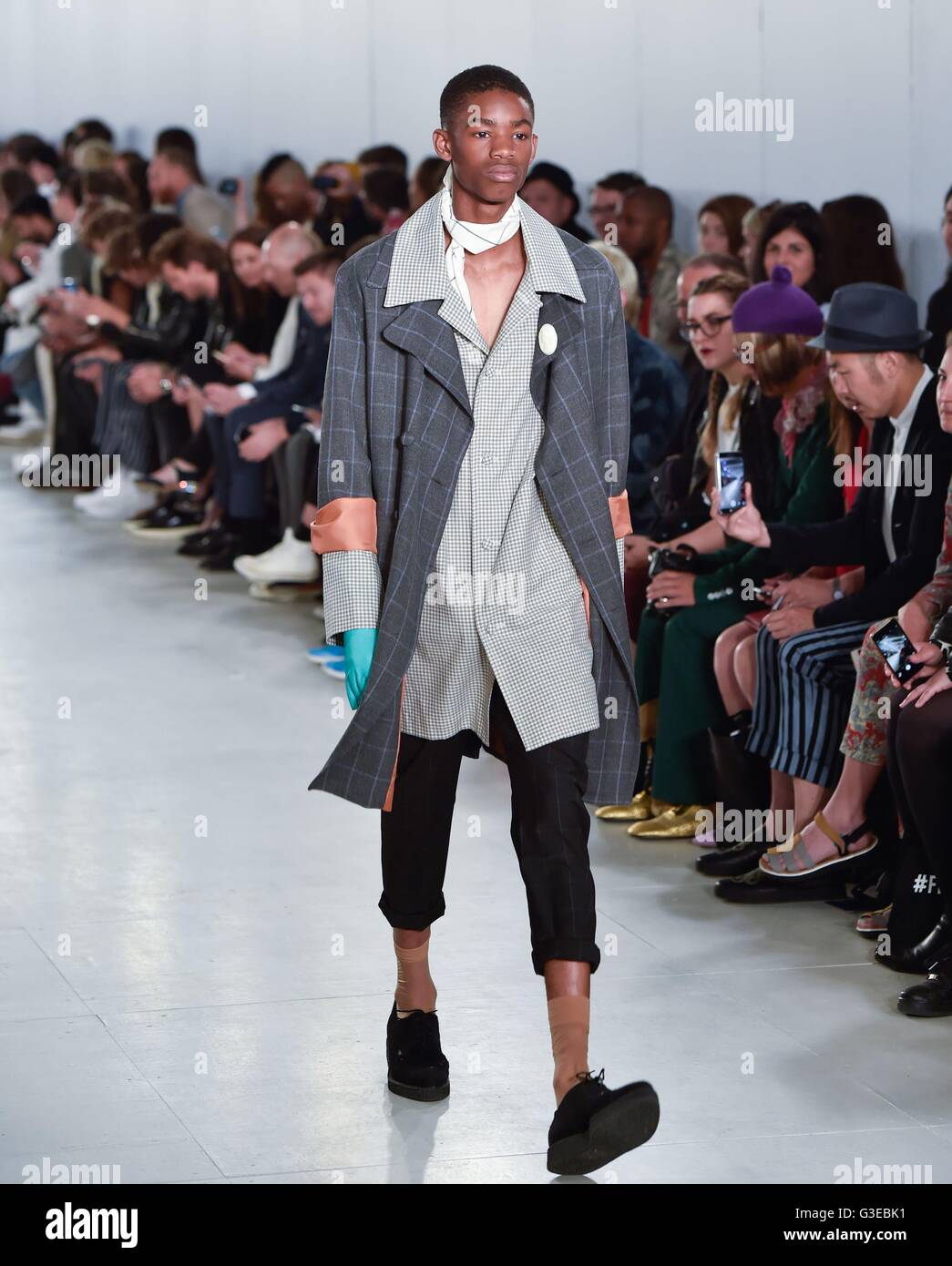 Models auf dem Laufsteg während der Agi & Sam London Collections Men SS17 Show in der BFC Show Space The Strand, London. Stockfoto