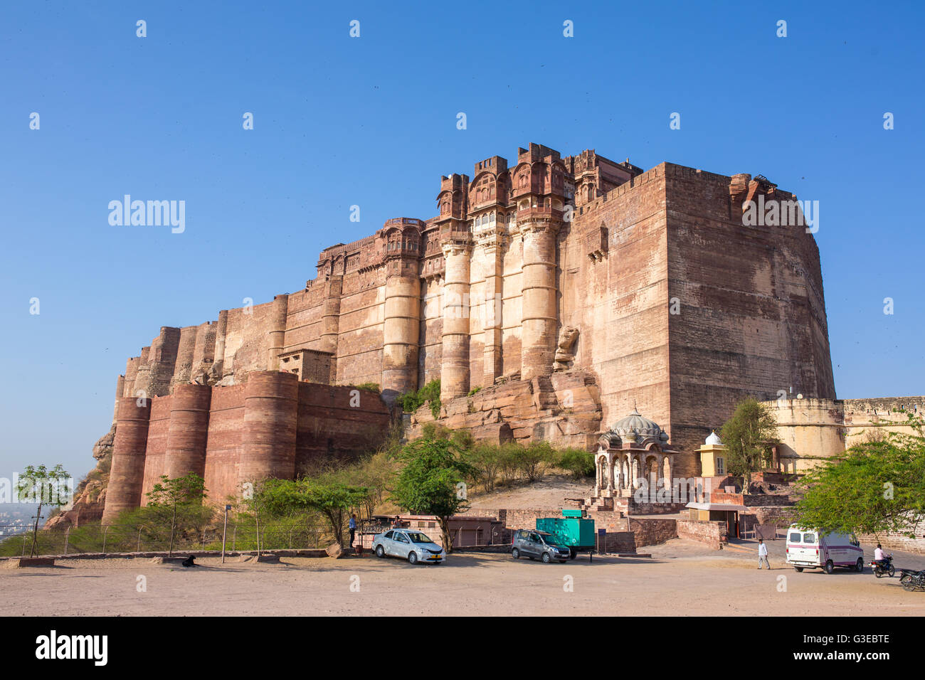 Mehrangarh Fort auf dem Hügel in Jodhpur, Rajasthan, Indien Stockfoto