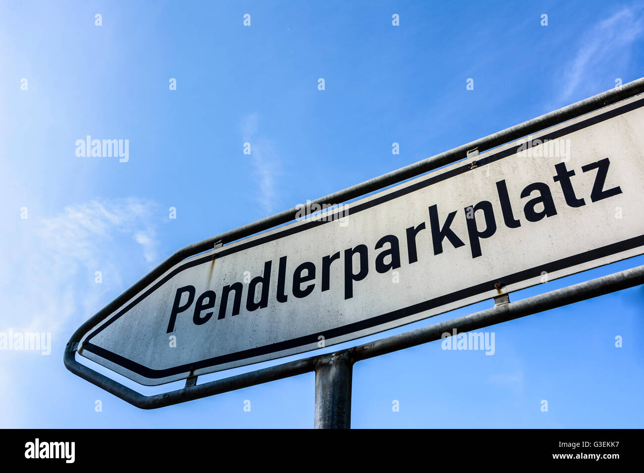 Melden Sie "Pendlerparkplatz" "Pendler Parkplatz", Deutschland, Bayern, Bayern, Schwaben, Swabia, Günzburg Stockfoto