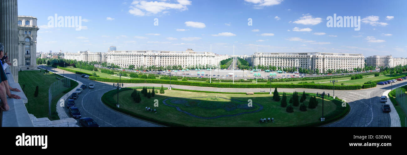 Blick vom Balkon der Parlamentspalast in Richtung Unirii Boulevard, Rumänien Bukarest Bucuresti Stockfoto