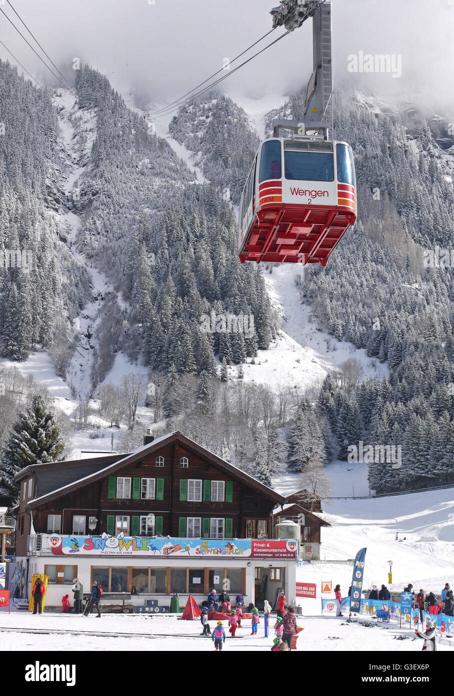 Männlichen Seilbahn im Schweizer Skiort von Wengen Stockfoto