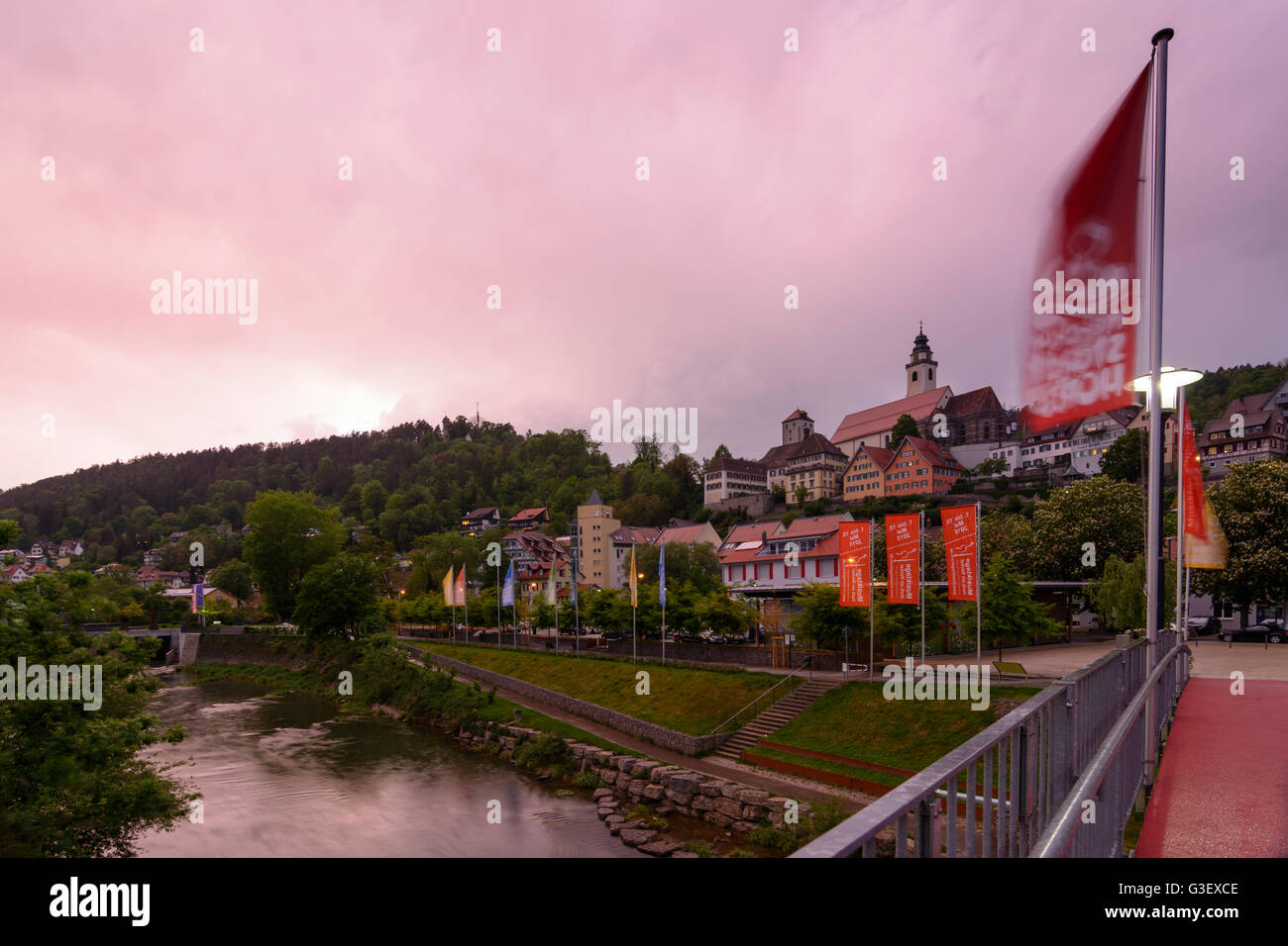 Neckar und Altstadt während eines Gewitters, Deutschland, Baden-Württemberg, Schwarzwald, Schwarzwald, Horb am Neckar Stockfoto